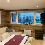 1650 Moriond - 2 Double Bedroom Near Snow Front